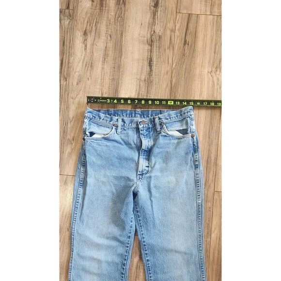 Wrangler Mens Straight Fit Light Blue Denim Jeans Zip Button Pockets Casual - Picture 4 of 8